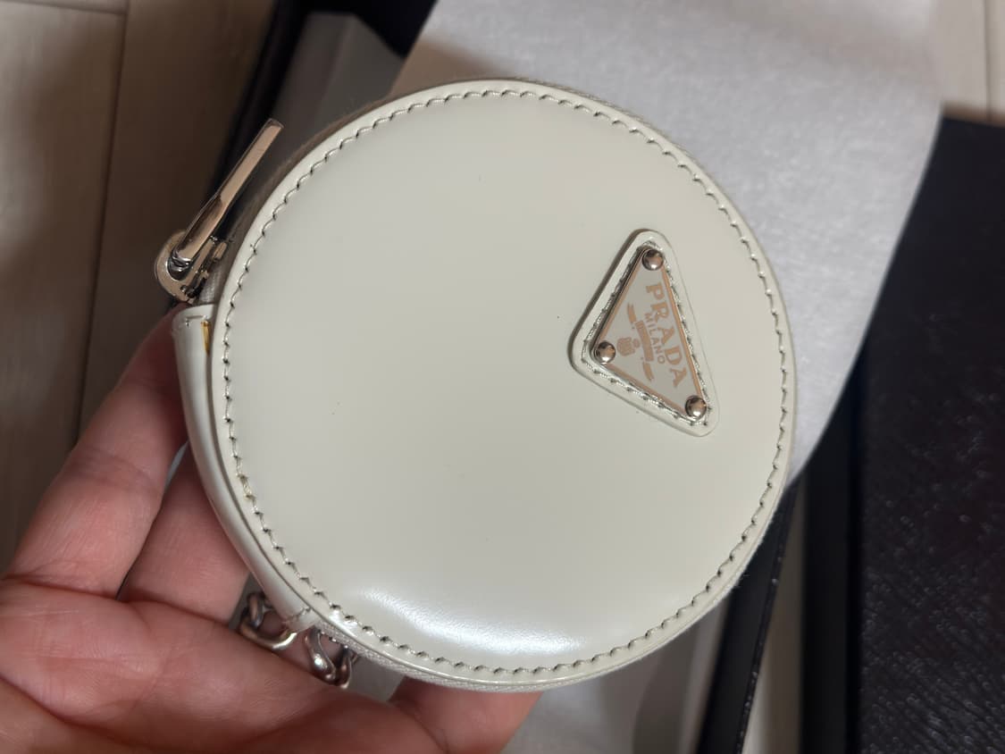 프라다 원형 레더 미니 파우치 동전 지갑, 가방 참장식 상품이미지2