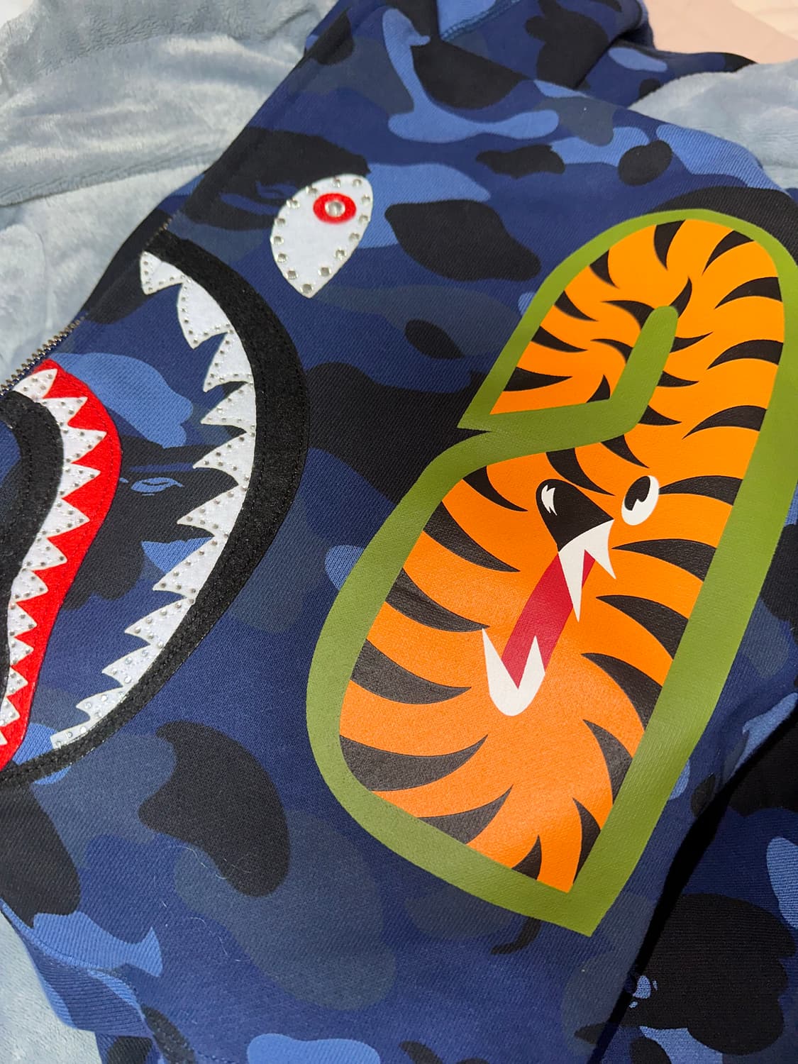 베이프 컬러 카모 크리스탈 스톤 샤크 크롭 풀 집 후드 집업 청계 M 상품이미지5