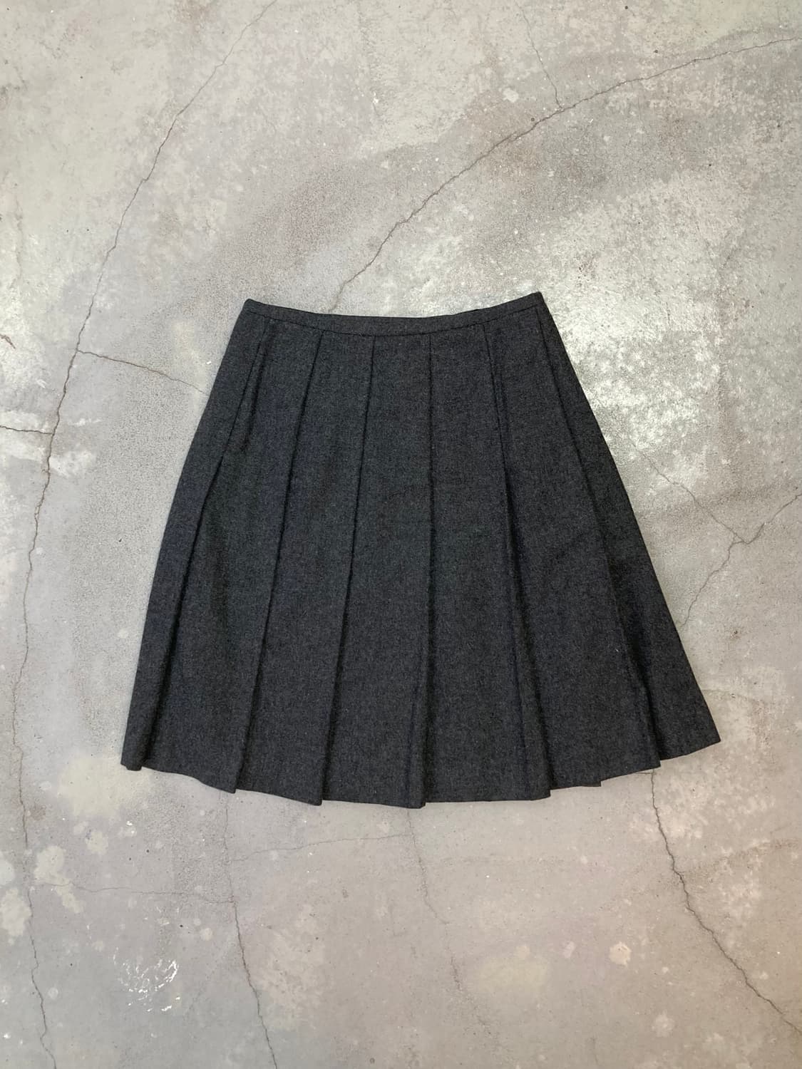 charcoal pleated wool wrap midi skirt 상품이미지4