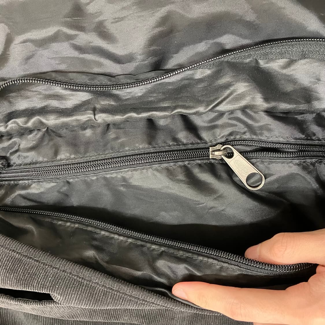 N224 이스트팩 체크 코듀로이 크로스백 상품이미지5