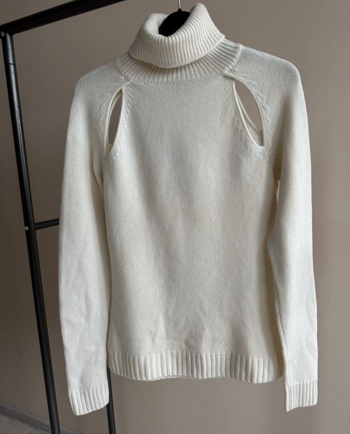 TOM FORD 톰 포드 컷 아웃 터틀넥(캐시미어)S 사이즈-해외발송 상품이미지5