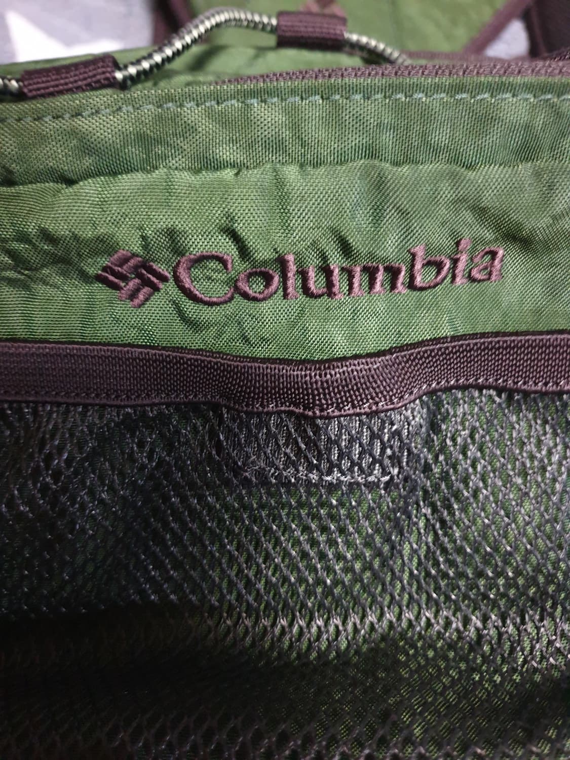 컬럼비아 등산용 숄더힙색 올리브 그린 상품이미지2