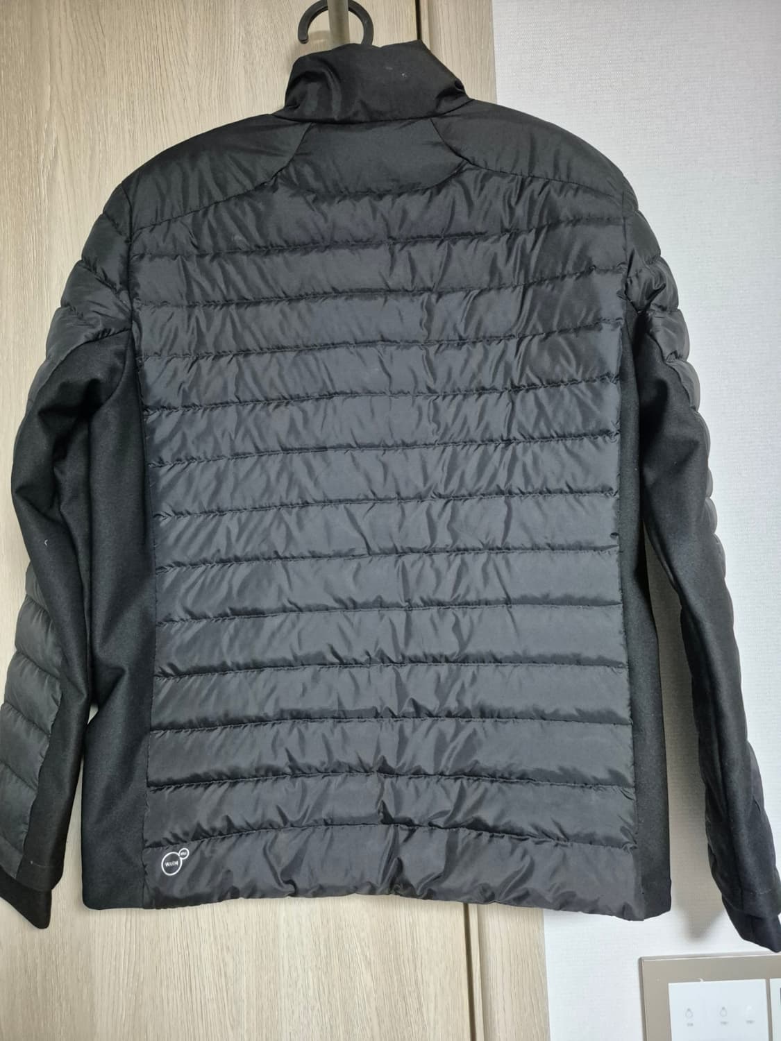 퓨마 오리털 경량패딩 100사이즈 판매합니다 상품이미지3