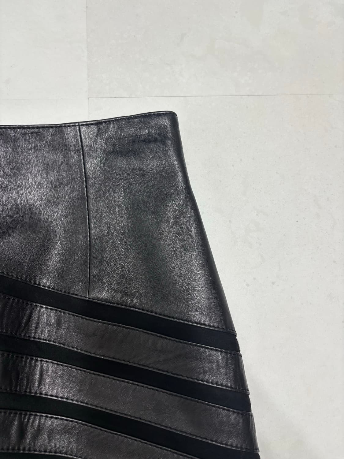 SEAM LEATHER MIDI SKIRT 상품이미지9