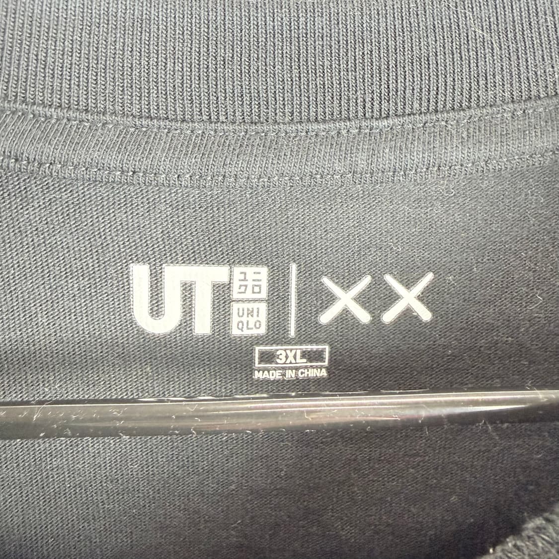 (3XL) 유니클로 X 카우스 반팔 티 블랙 상품이미지3