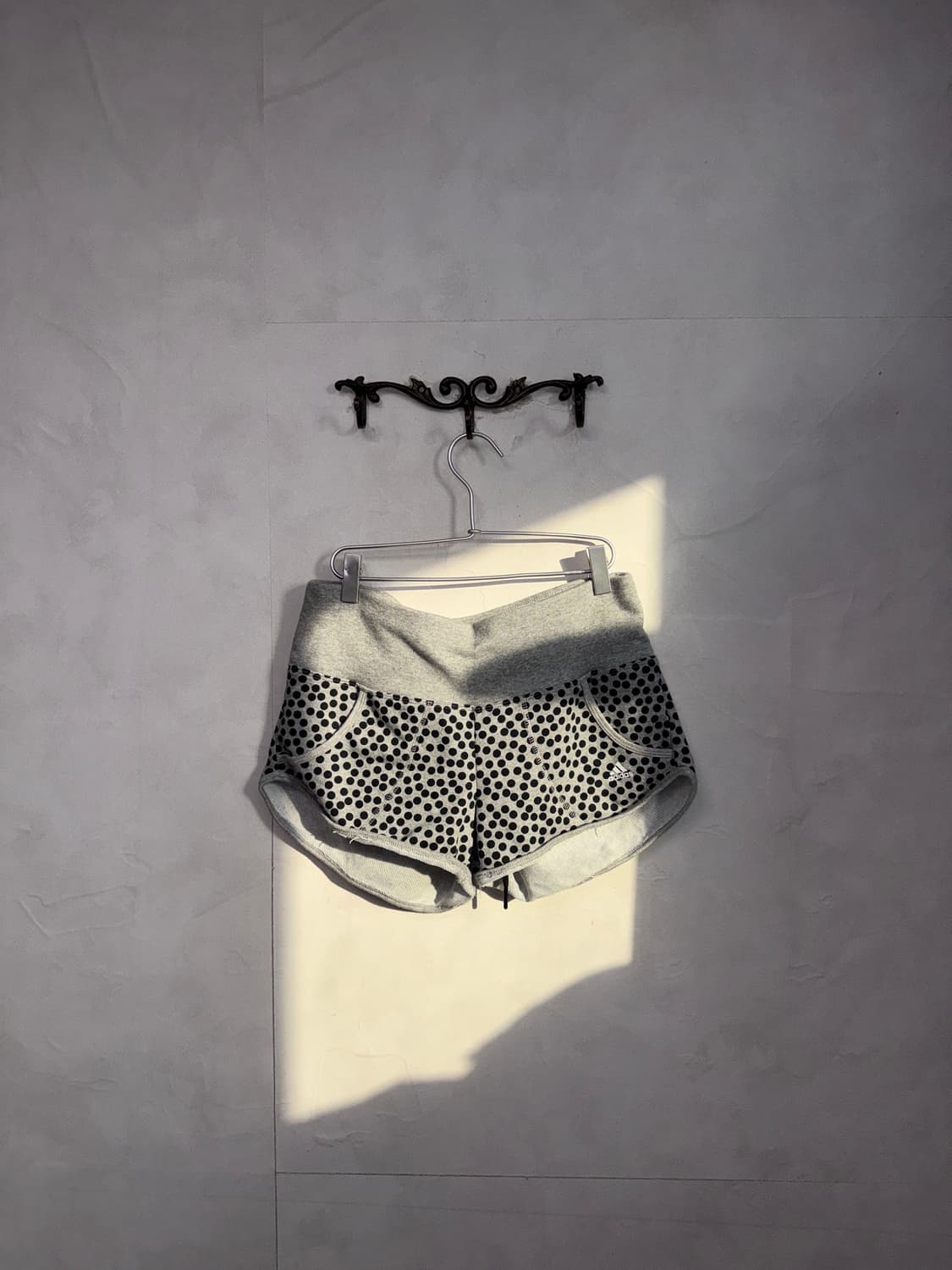 Adidas gray dot logo cotton shorts 상품이미지3