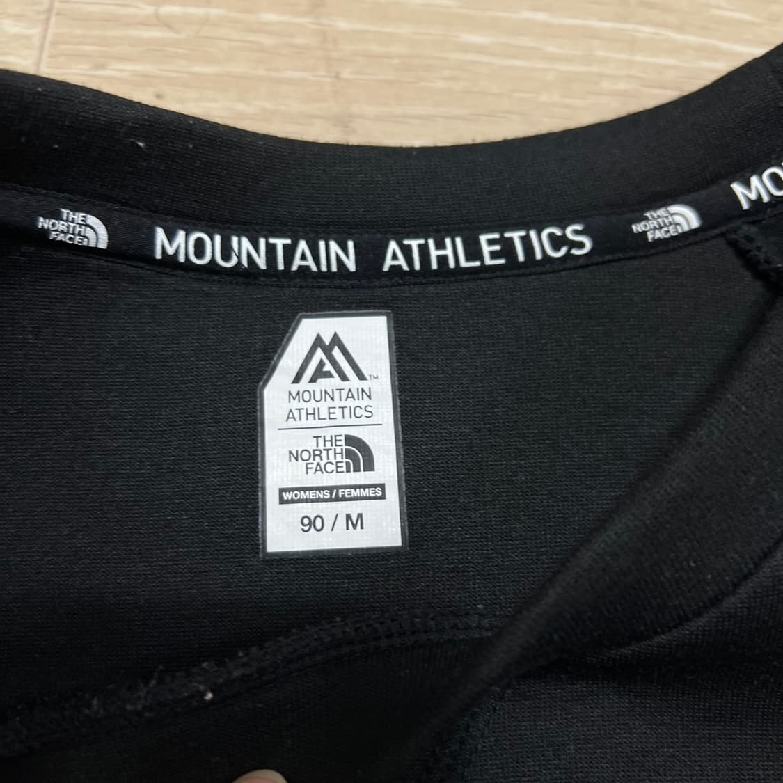 노스페이스 여성 마운틴 애슬레틱 빅로고 크루넥 맨투맨 [블랙] M/90 상품이미지4