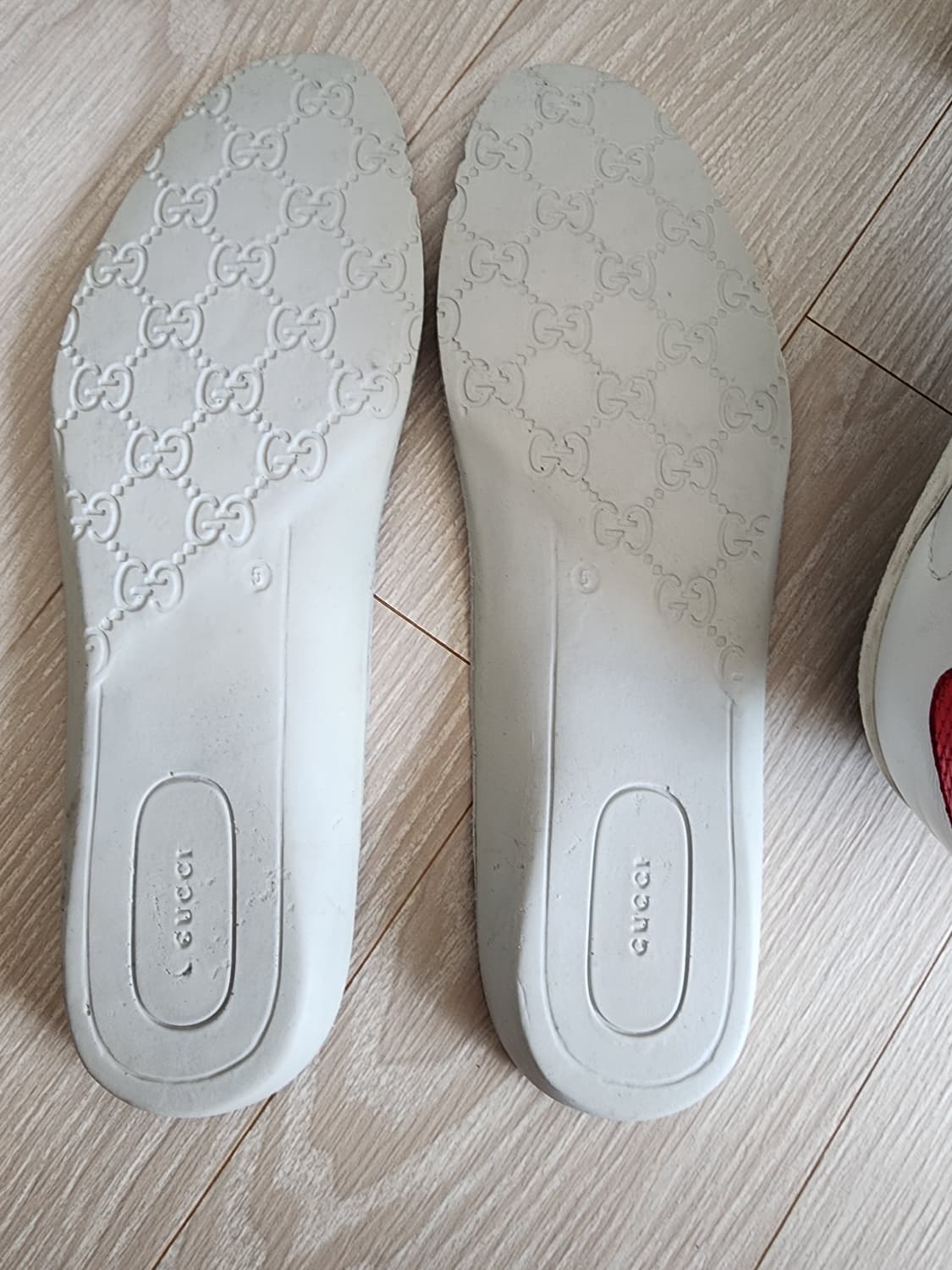 구찌 꿀벌 에이스 스니커즈 정품 판매합니다  상품이미지6