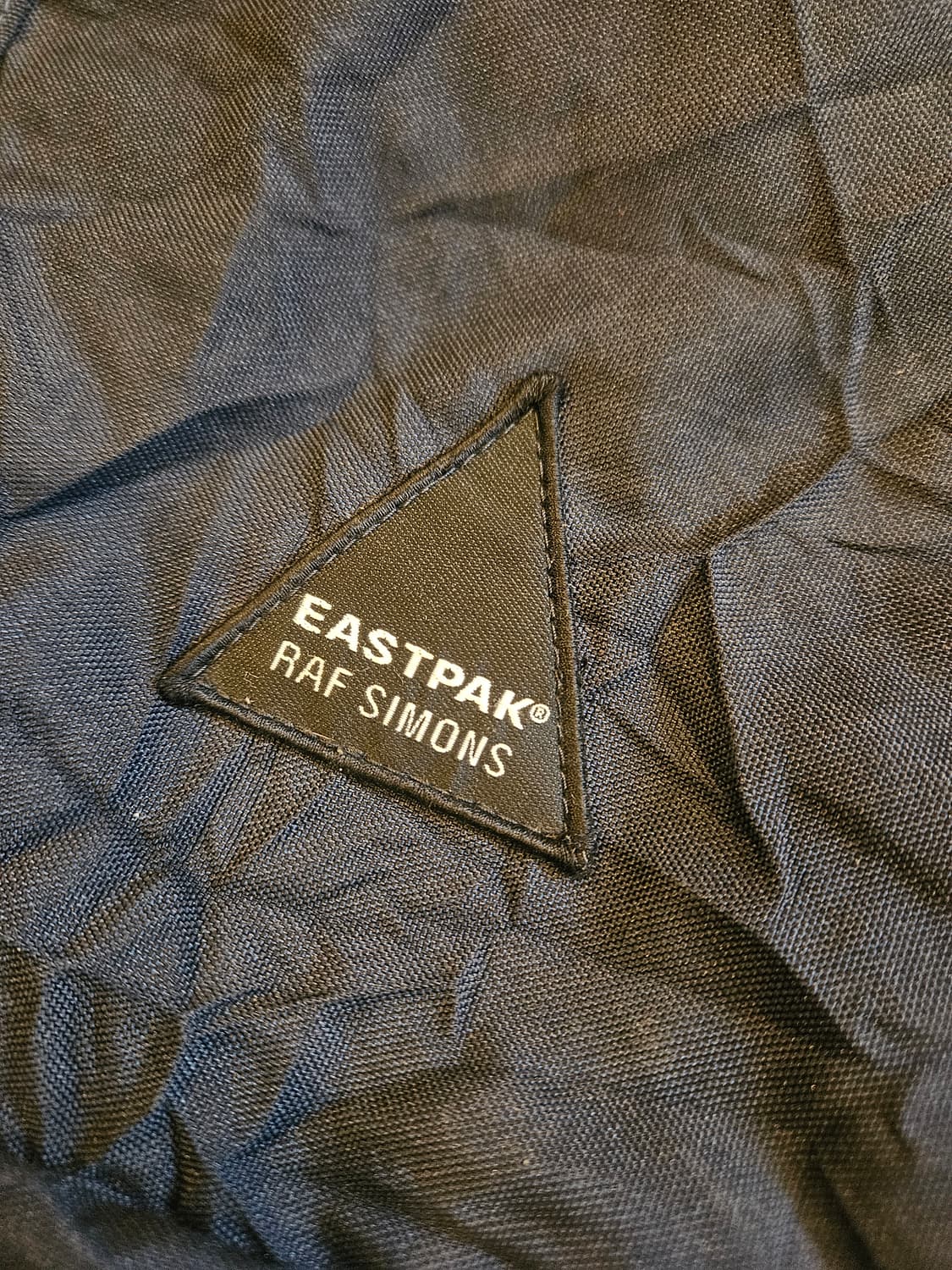 라프 시몬스 이스트백 크로스백 상품이미지3