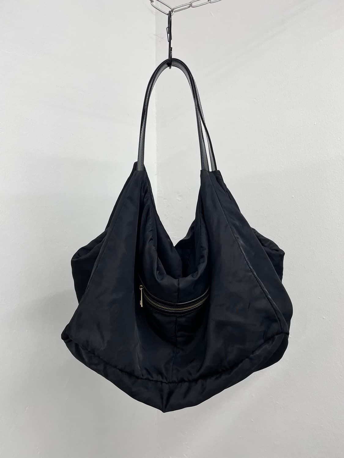 블랙 나일론 절개 호보백 상품이미지6