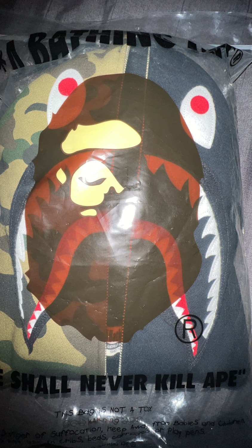 베이프 반카모 풀집업 후드티 상품이미지1