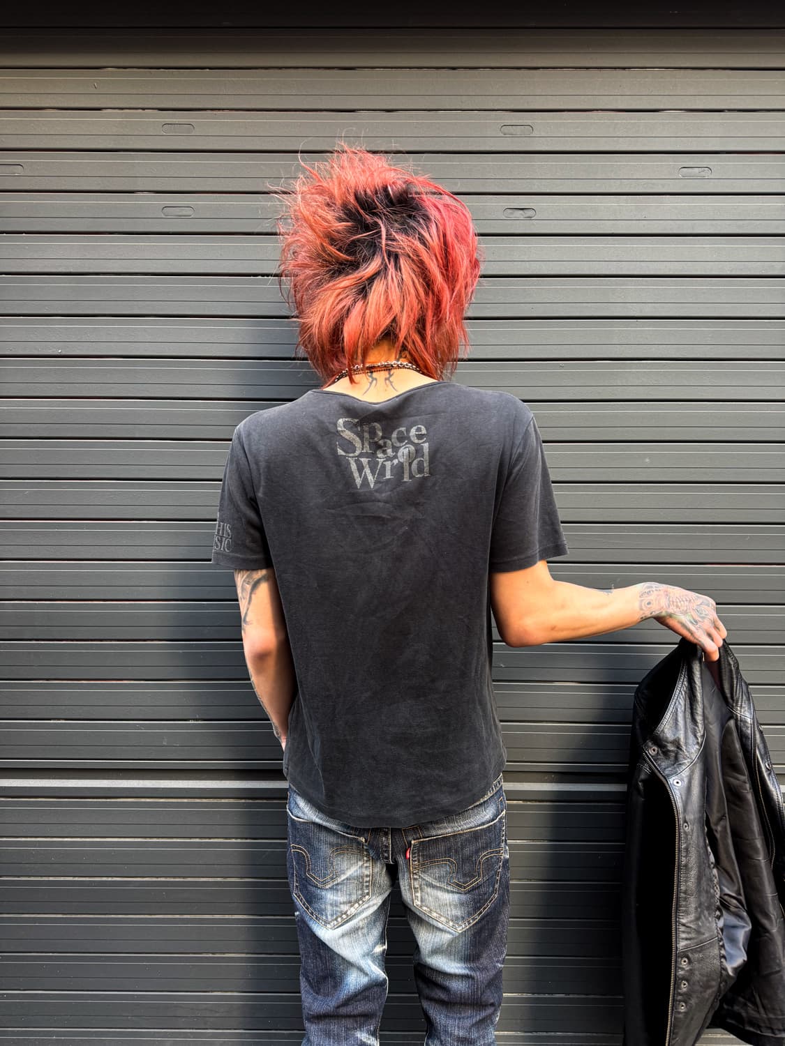 semantic design – Graphic V-neck T-shirt 상품이미지4