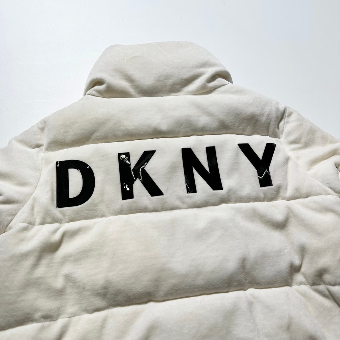 DKNY 백로고 푸퍼 패딩  상품이미지3