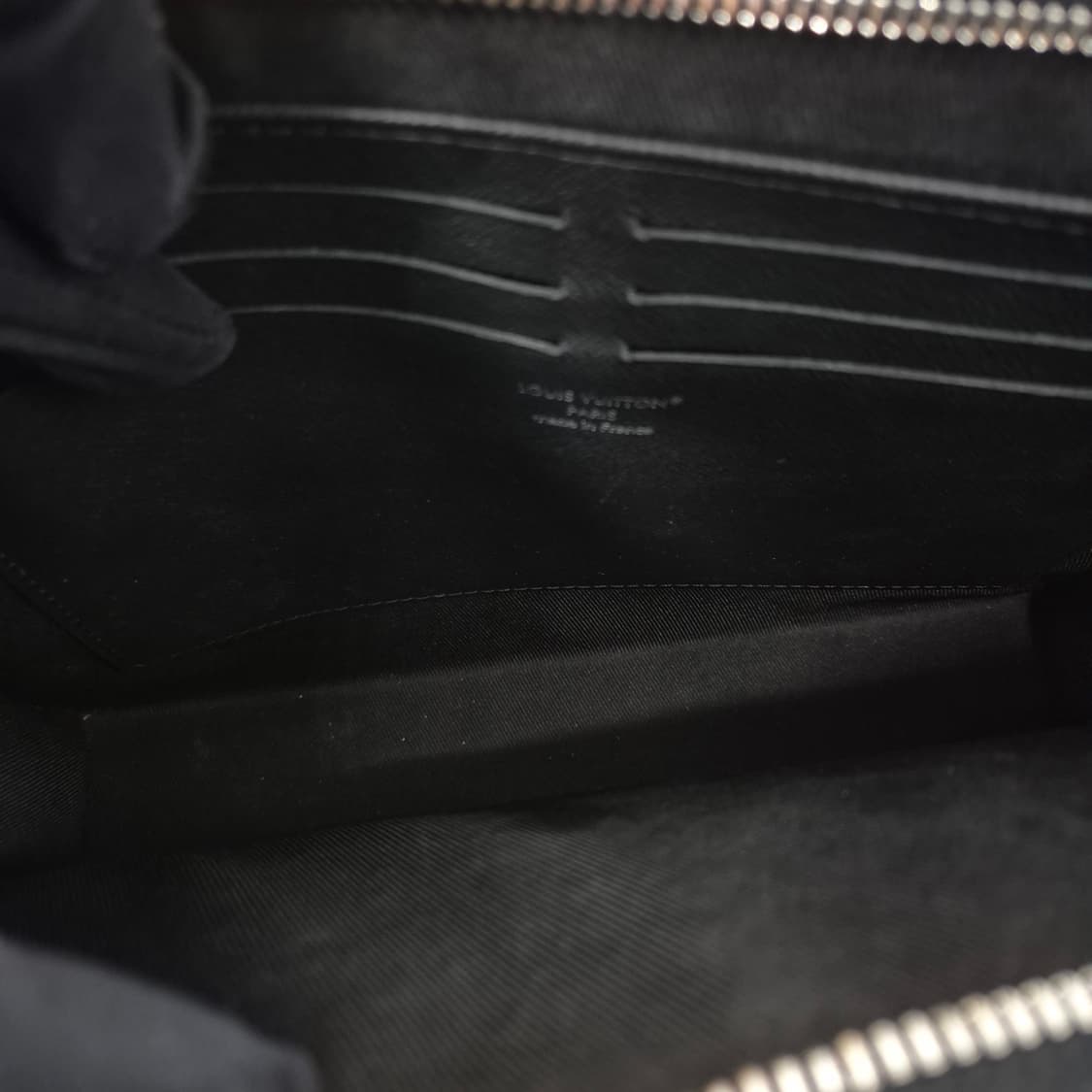 [25년식] 루이비통 LV 타이가 포쉐트 보야주 클러치백 블랙 상품이미지10