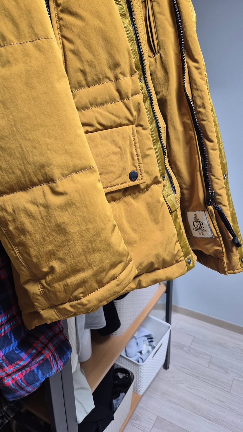 C.P. Company 남성 패딩 겨자색 상품이미지9