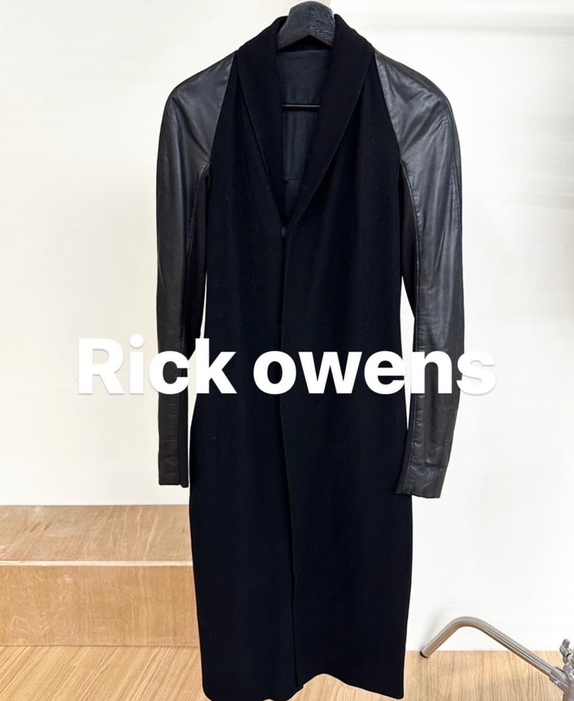 릭오웬스 블랙 레이온 레더 코트 상품이미지2