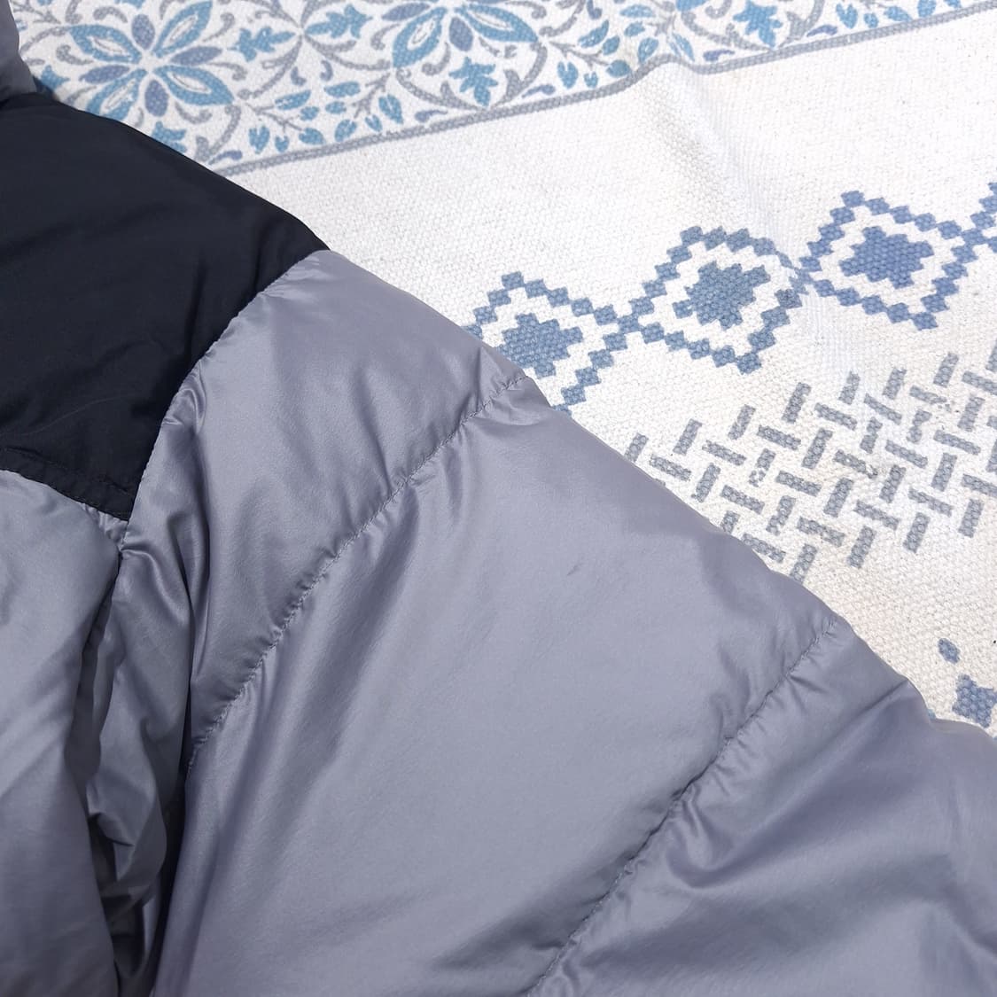 노스페이스 700 그레이 블랙 배색 눕시 화이트라벨 거위털 구스다운 패딩 상품이미지8