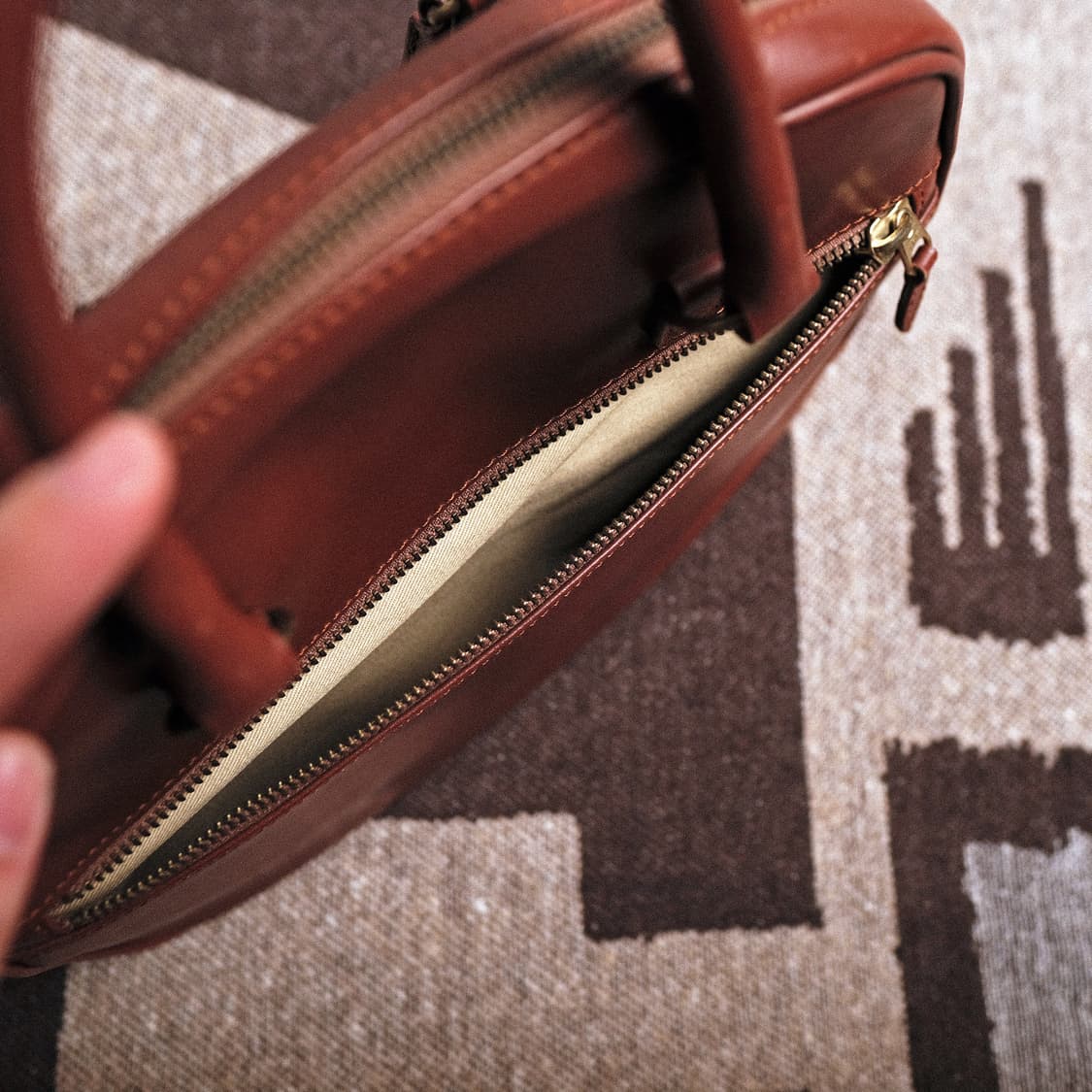 마가렛 호웰 올드라벨 레더 핸드백 상품이미지10