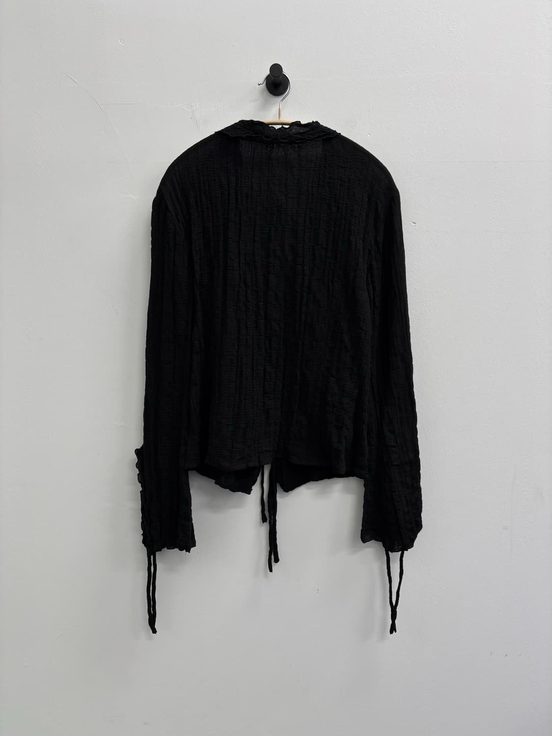 세릭(CERRIC) 프릴 타이 블랙 가디건 블라우스 상품이미지5