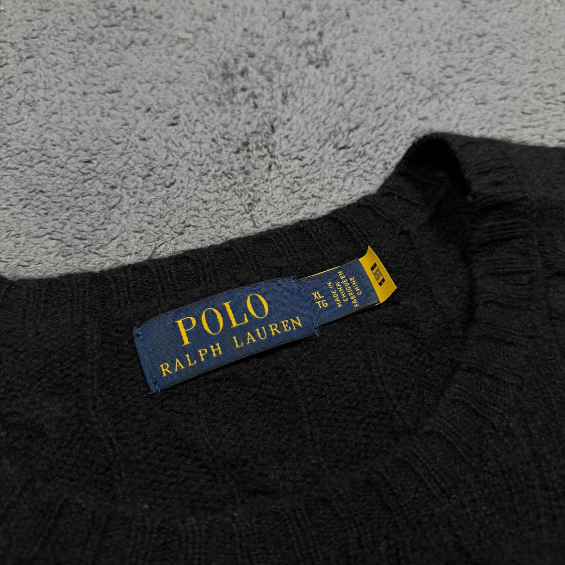 Qr 폴로 울 캐시미어 블랙 꽈배기 니트 상품이미지3