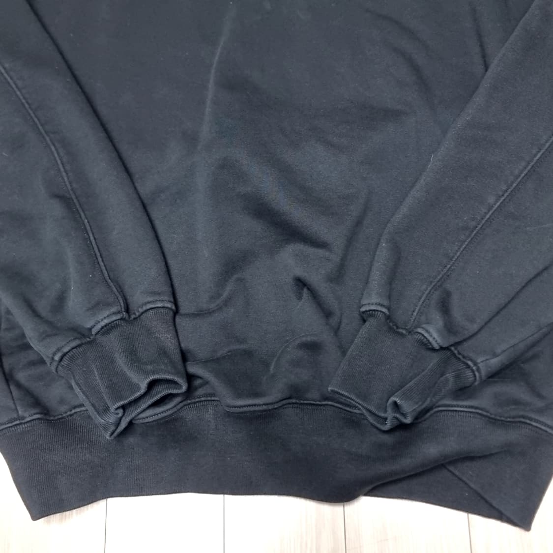 파르티멘토 블랙 목넥 맨투맨 티셔츠(105-110) 상품이미지2