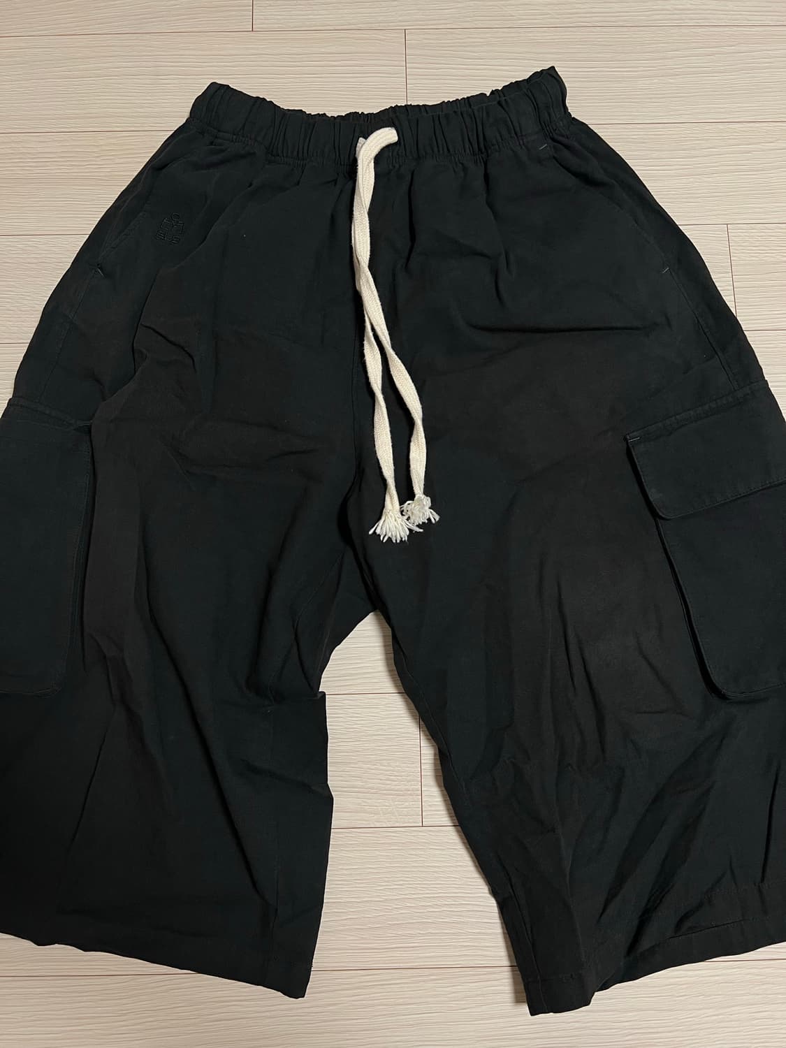 폴리테루 휴먼인덱스 인덱스 1/2 카고 팬츠 블랙 상품이미지2