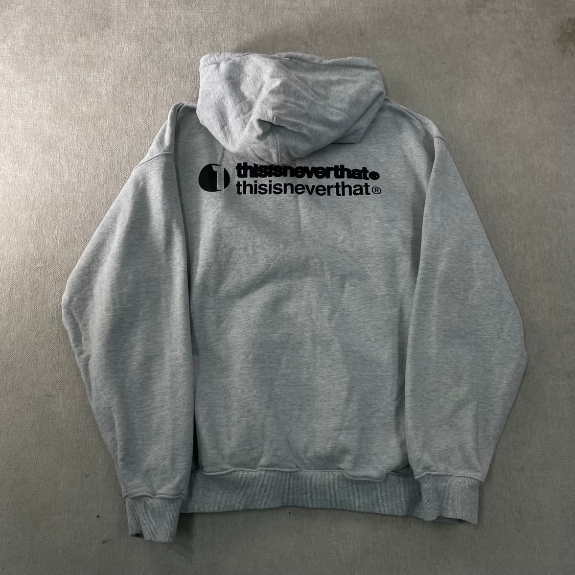 105 디스이즈네버댓 백로고 그레이 코튼 후드티 상품이미지2