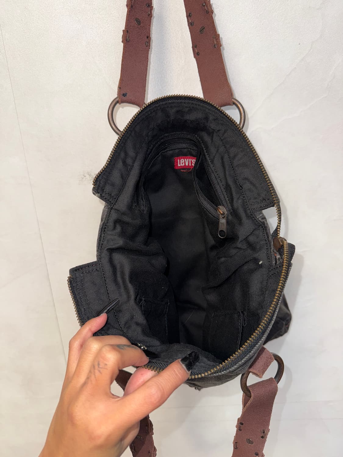 Levi’s charcoal tie dye antique stud 숄더백 상품이미지5