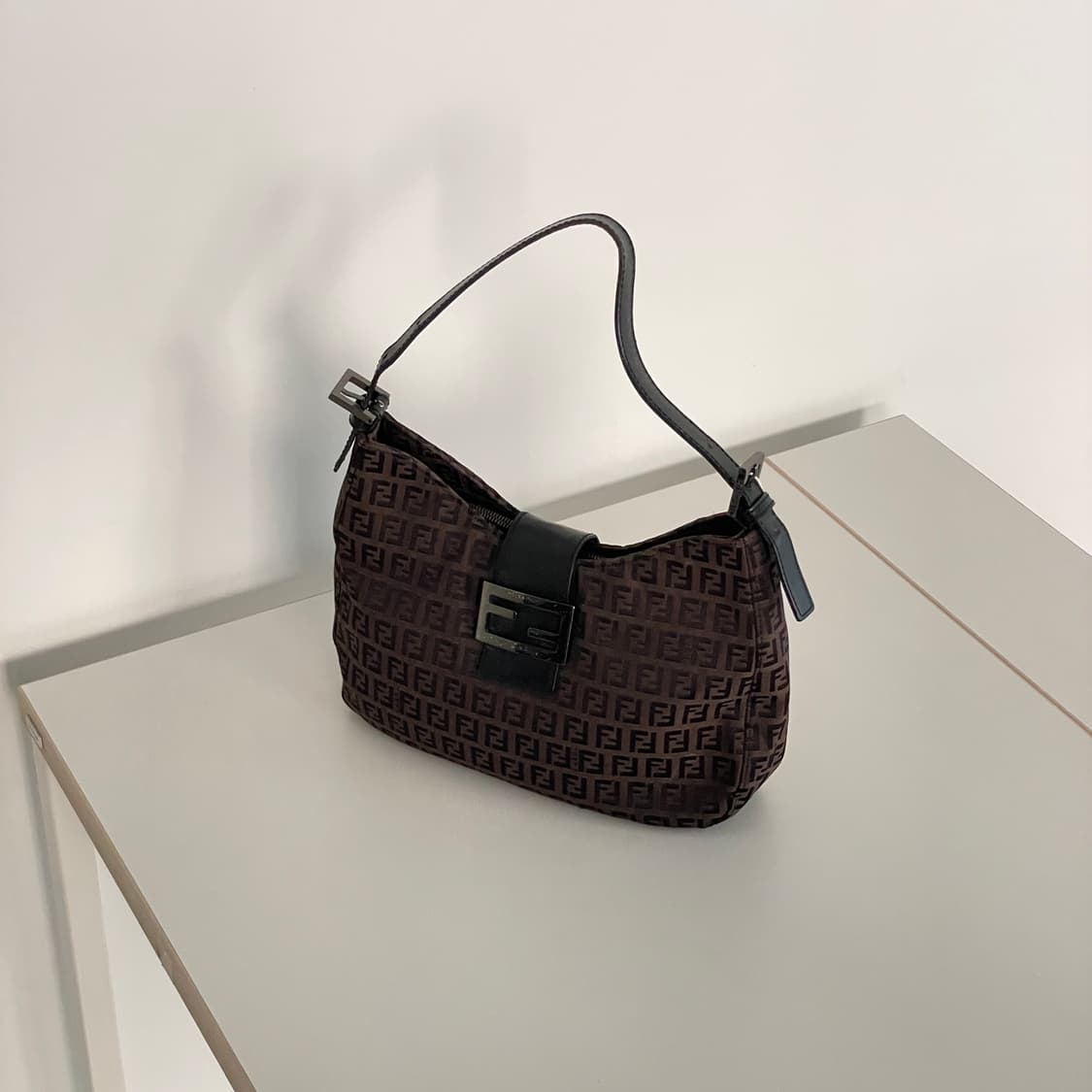 펜디 FF 로고 주키노 자카드 호보백 상품이미지1