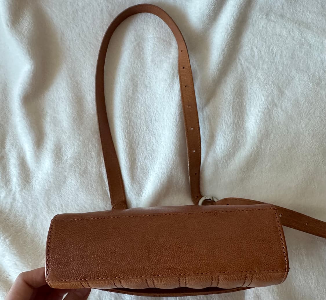 실사0/ 미닛뮤트 플랩백 캐비어 카멜 상품이미지7