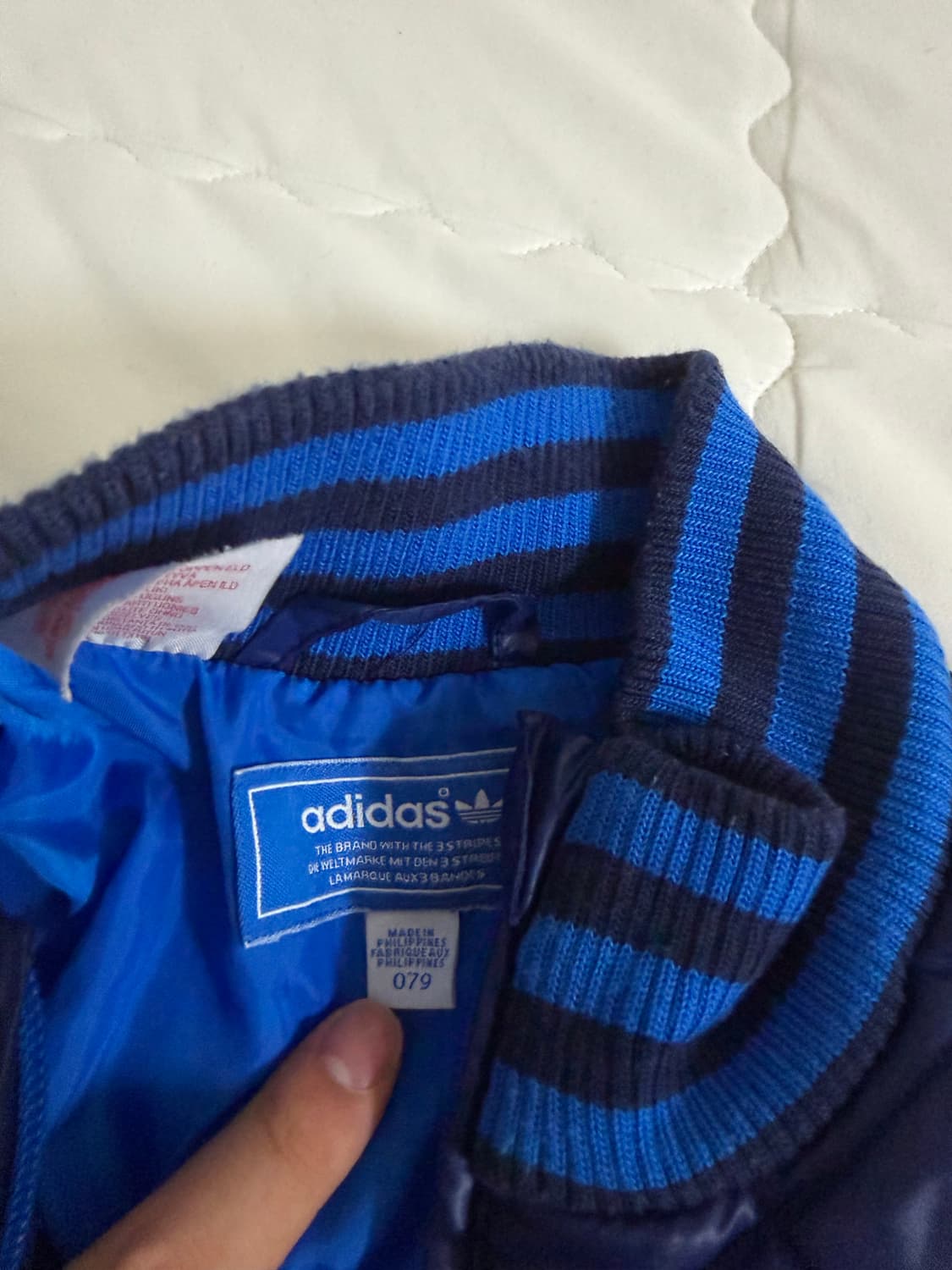 아디다스 퀄팅 경량패딩 상품이미지3