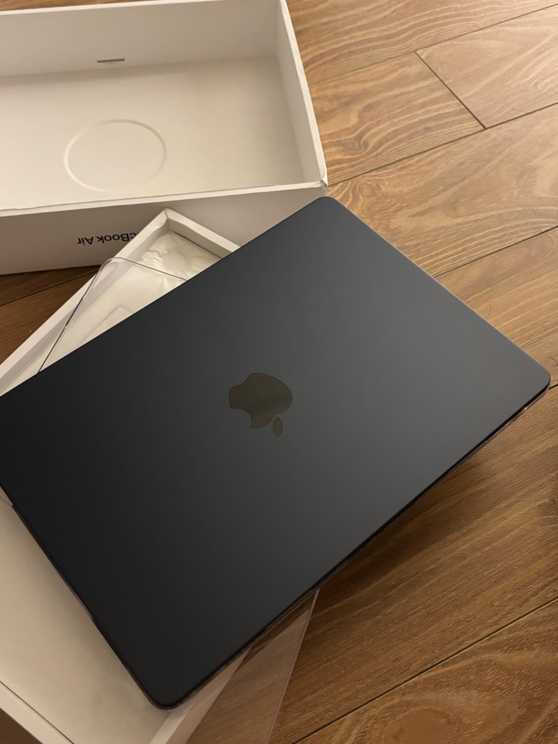 맥북에어 M4 13인치 미드나이트 256GB 상품이미지1