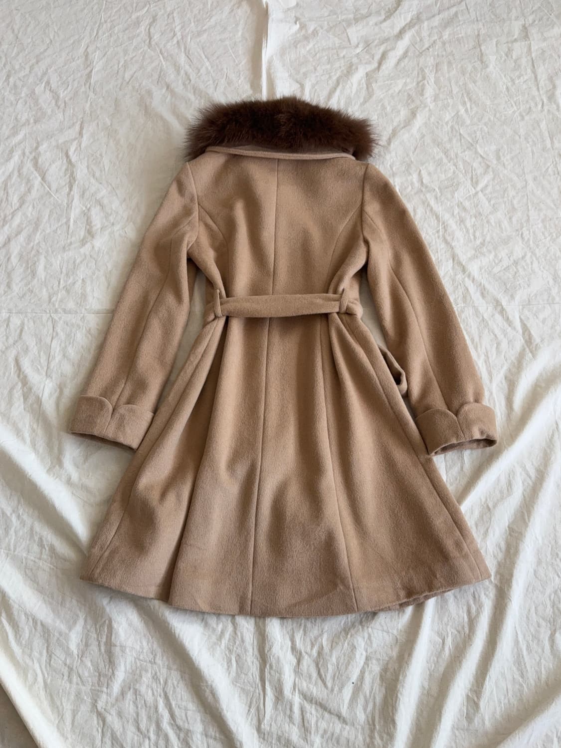 모카라떼 카멜 갸루 러블리 폭스퍼 울 코트  상품이미지2