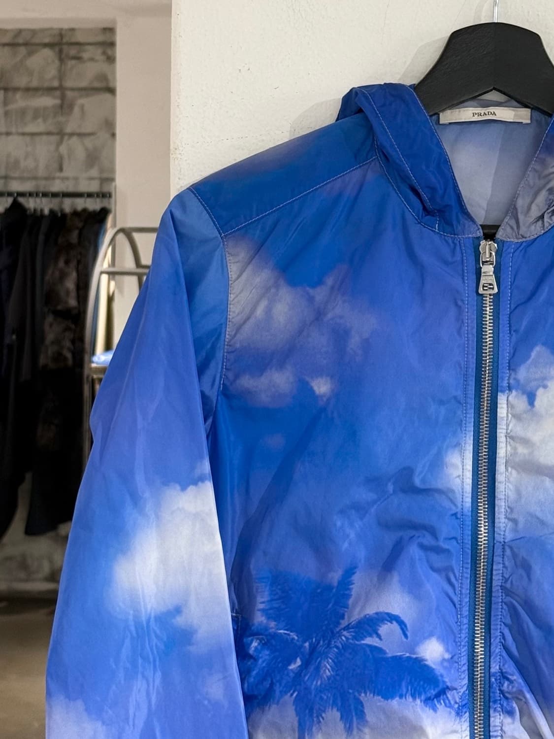 프라다 10ss 블루 트로피컬 프린팅 윈드 브레이커 상품이미지2