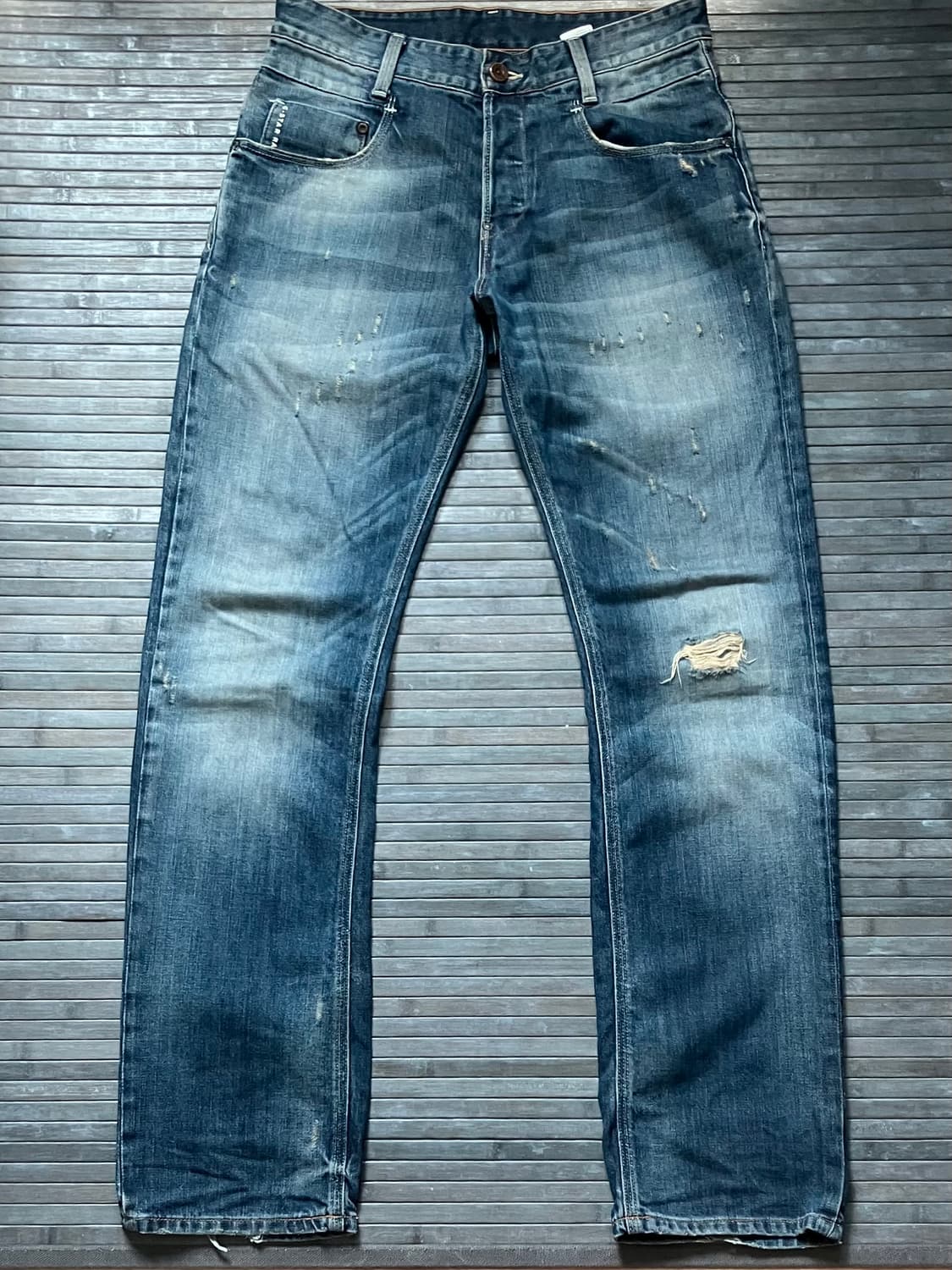 Distressed blue denim 상품이미지1