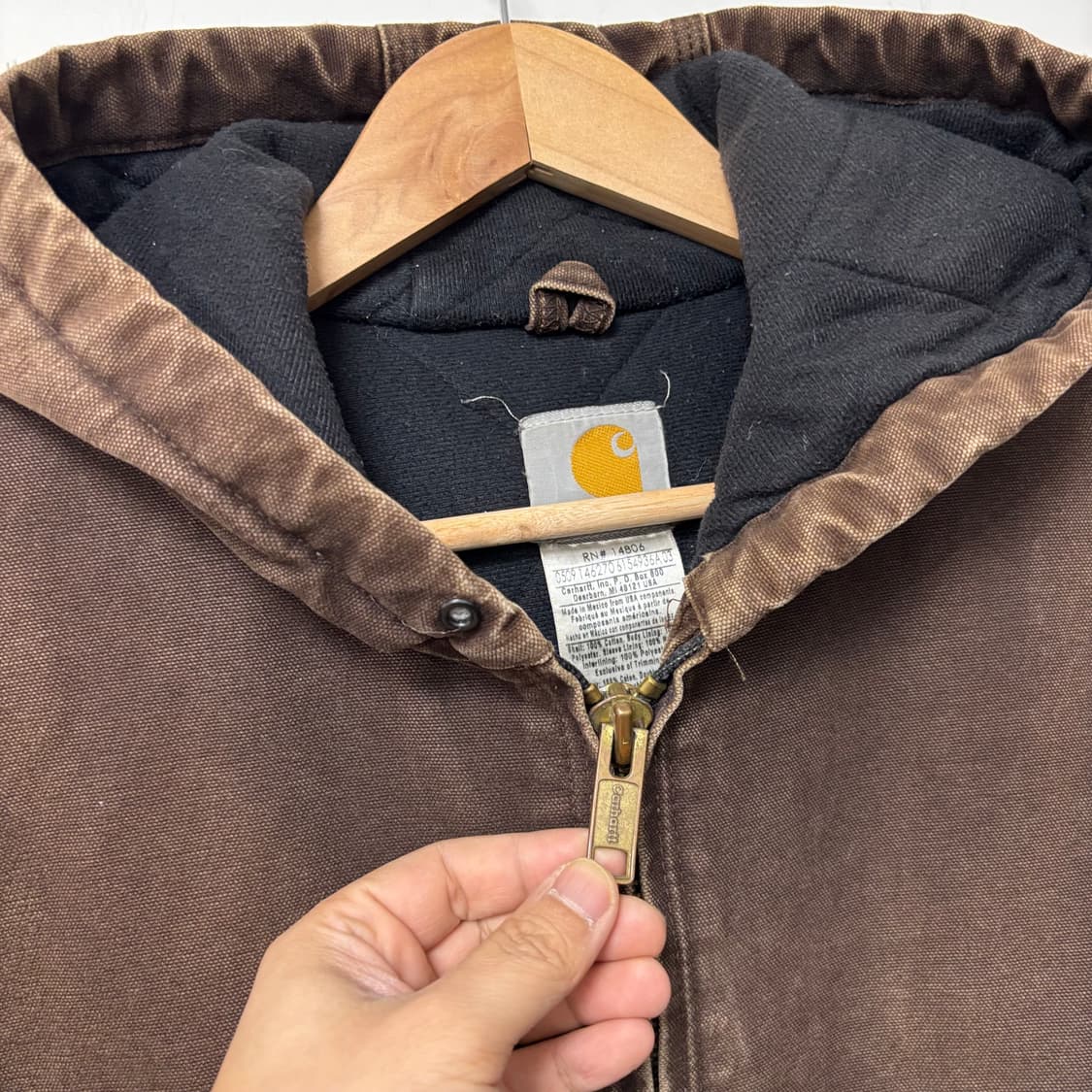 칼하트 J130 브라운 덕액티브 자켓 상품이미지3