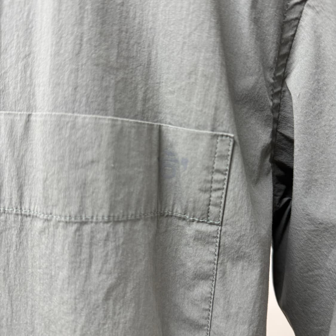 빈폴 BEANPOLE 나일론 혼방 반팔 셔츠 (그레이 / 95) JS39 상품이미지5