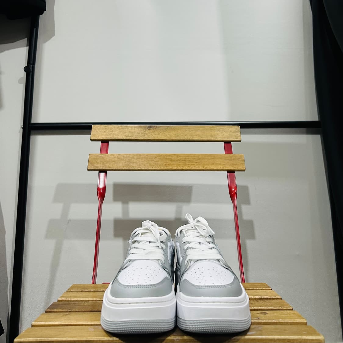 250) 나이키 운동화 남녀공용 신발 조던 1 엘리베이트 울프 그레이 상품이미지2