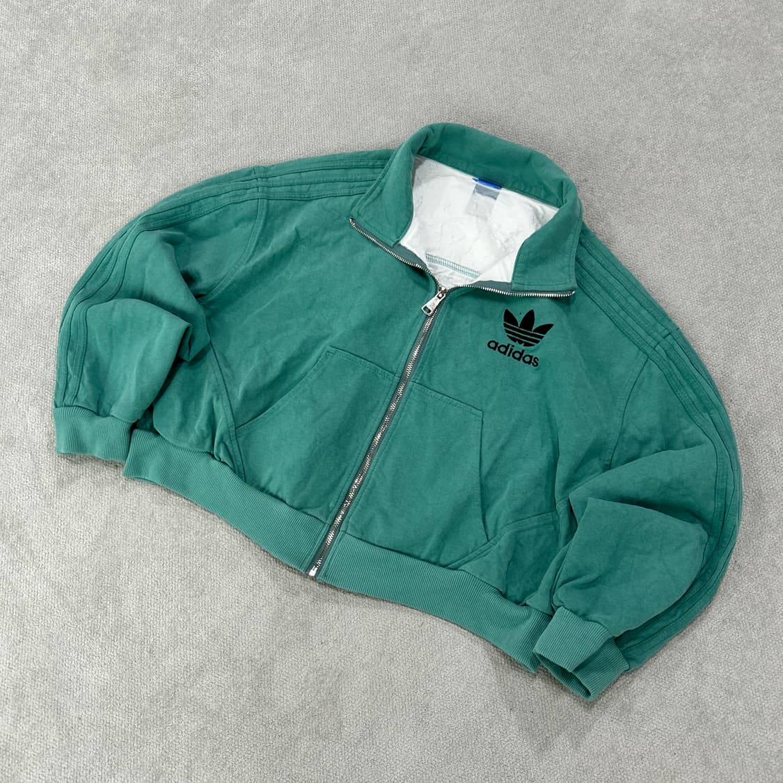 아디다스 그린 크롭 자켓 상품이미지1