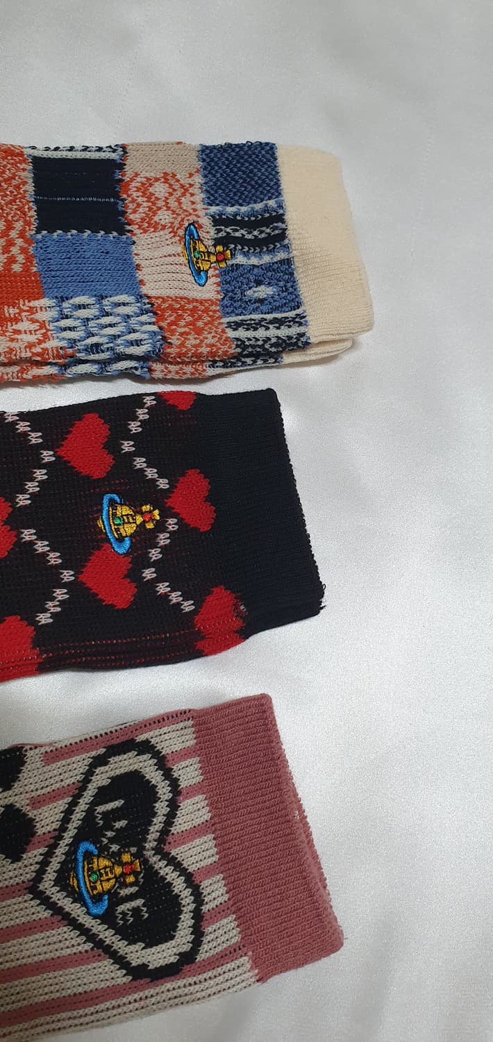 크림베이지 블랙 레드브라운 핑크 하트 러브 체크 비비안웨스트우드 양말 상품이미지6