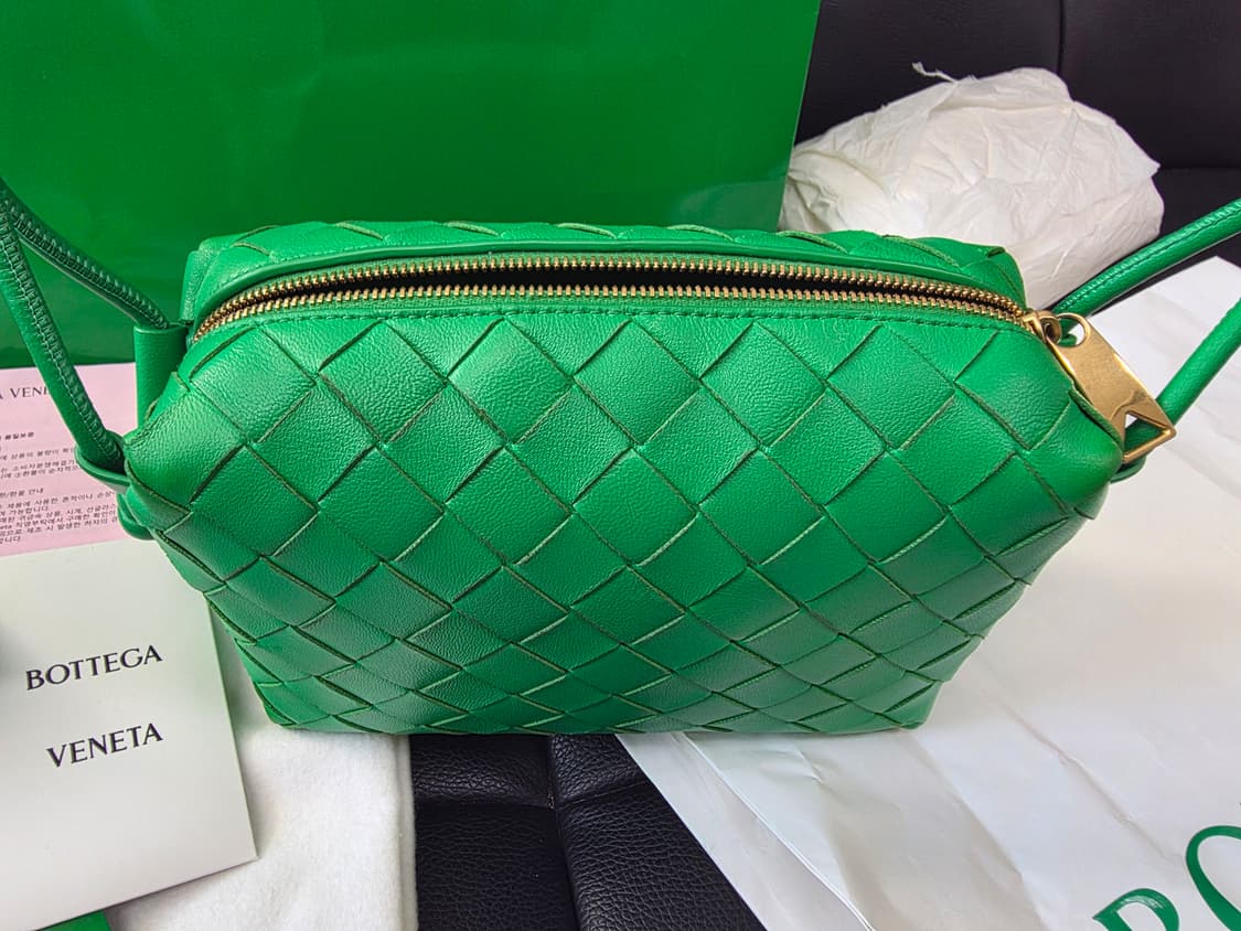 보테가베네타 미니 루프 카메라백 그린 상품이미지4