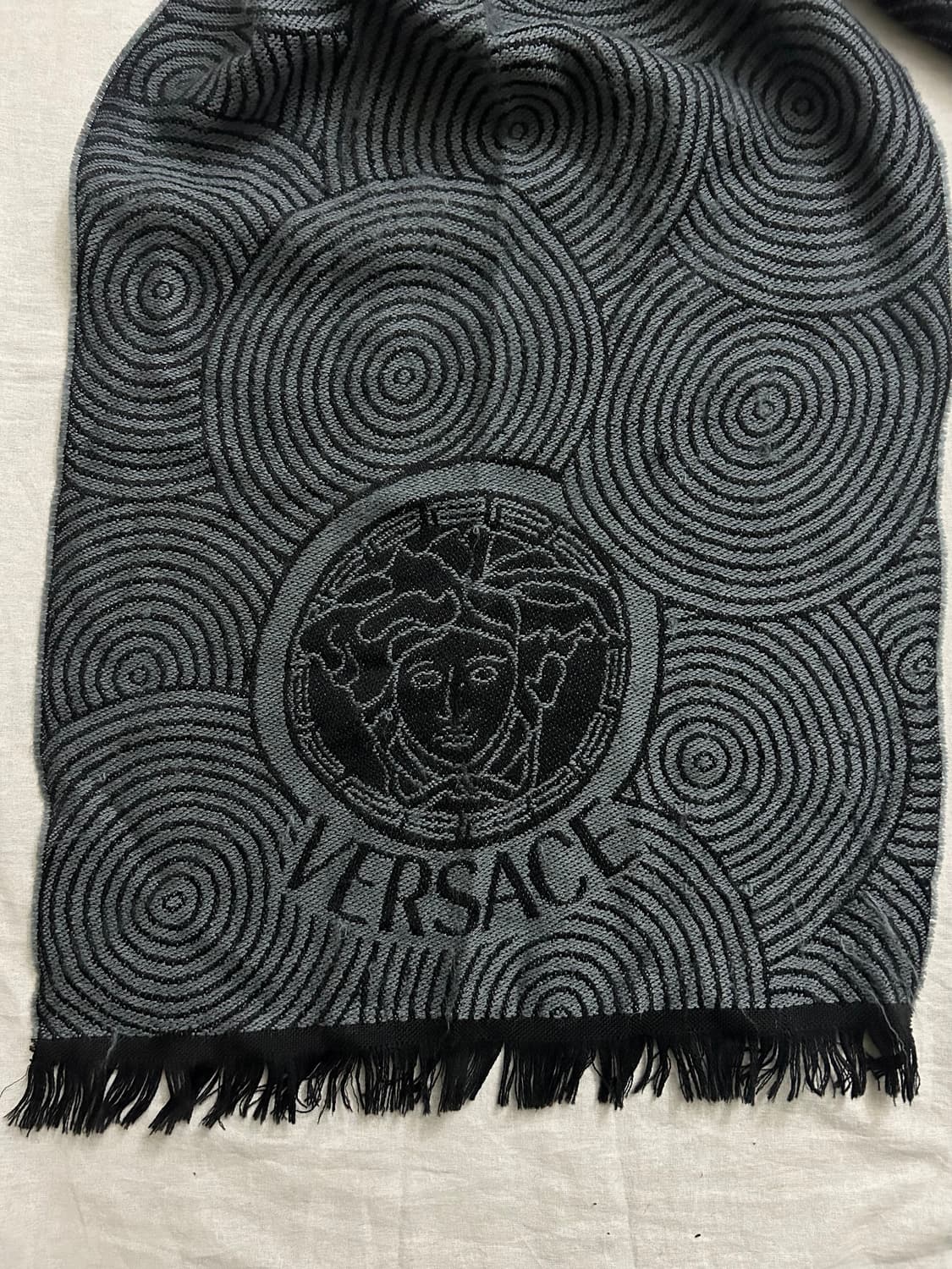 베르사체(Versace) 메두사 머플러 상품이미지4