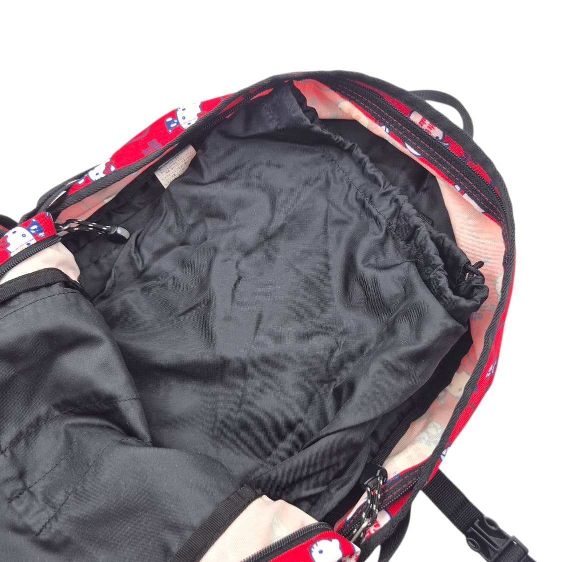 콜맨 x 헬로키티 사과 아웃도어 빅 배낭 상품이미지5