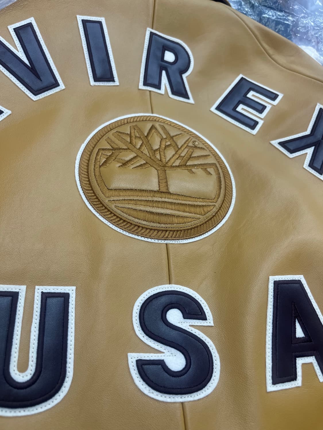 아비렉스 50주년 팀버랜드 콜라보 바시티 래더자켓 상품이미지6