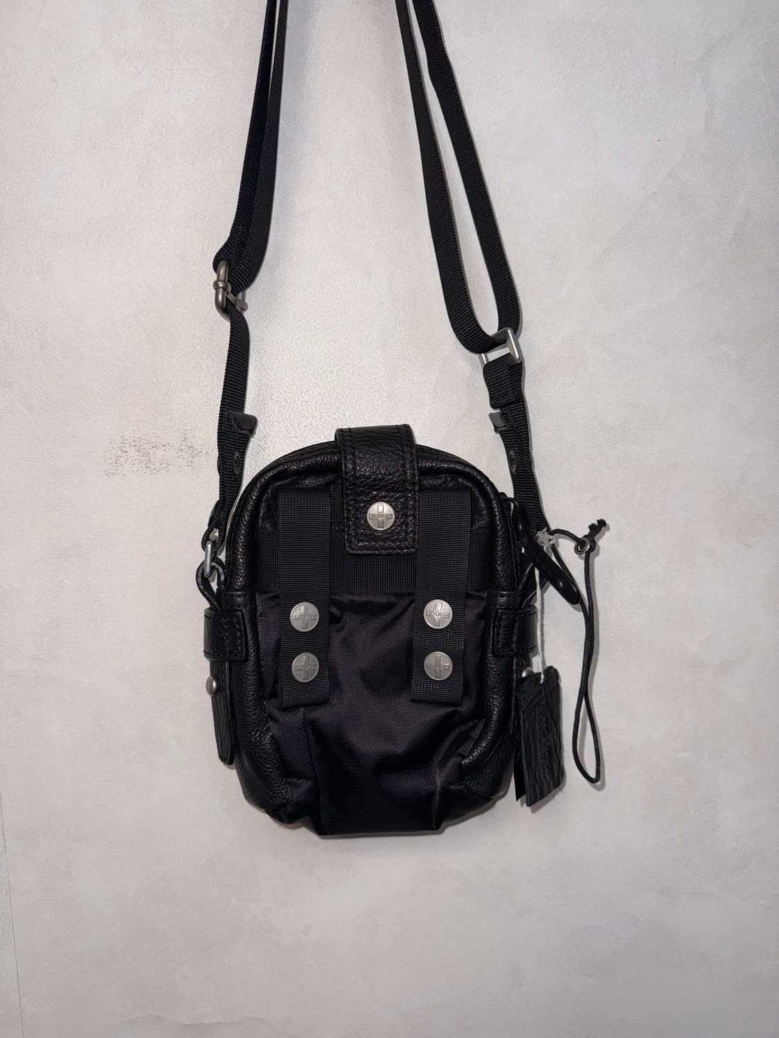 TOUGH jeansmith black leather stud 크로스백 상품이미지5