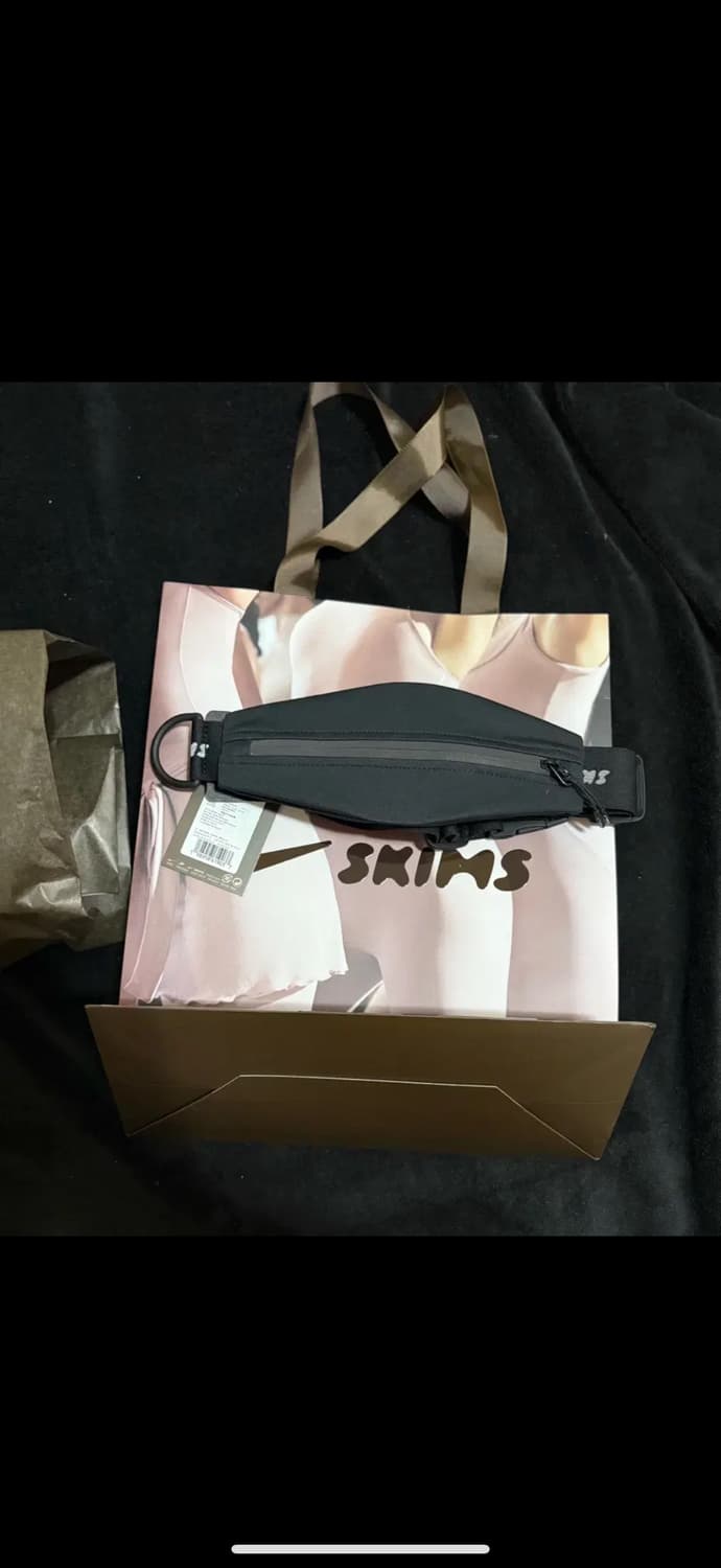 skims x nike 나이키스킴스 여성 웨이스트 팩 상품이미지1