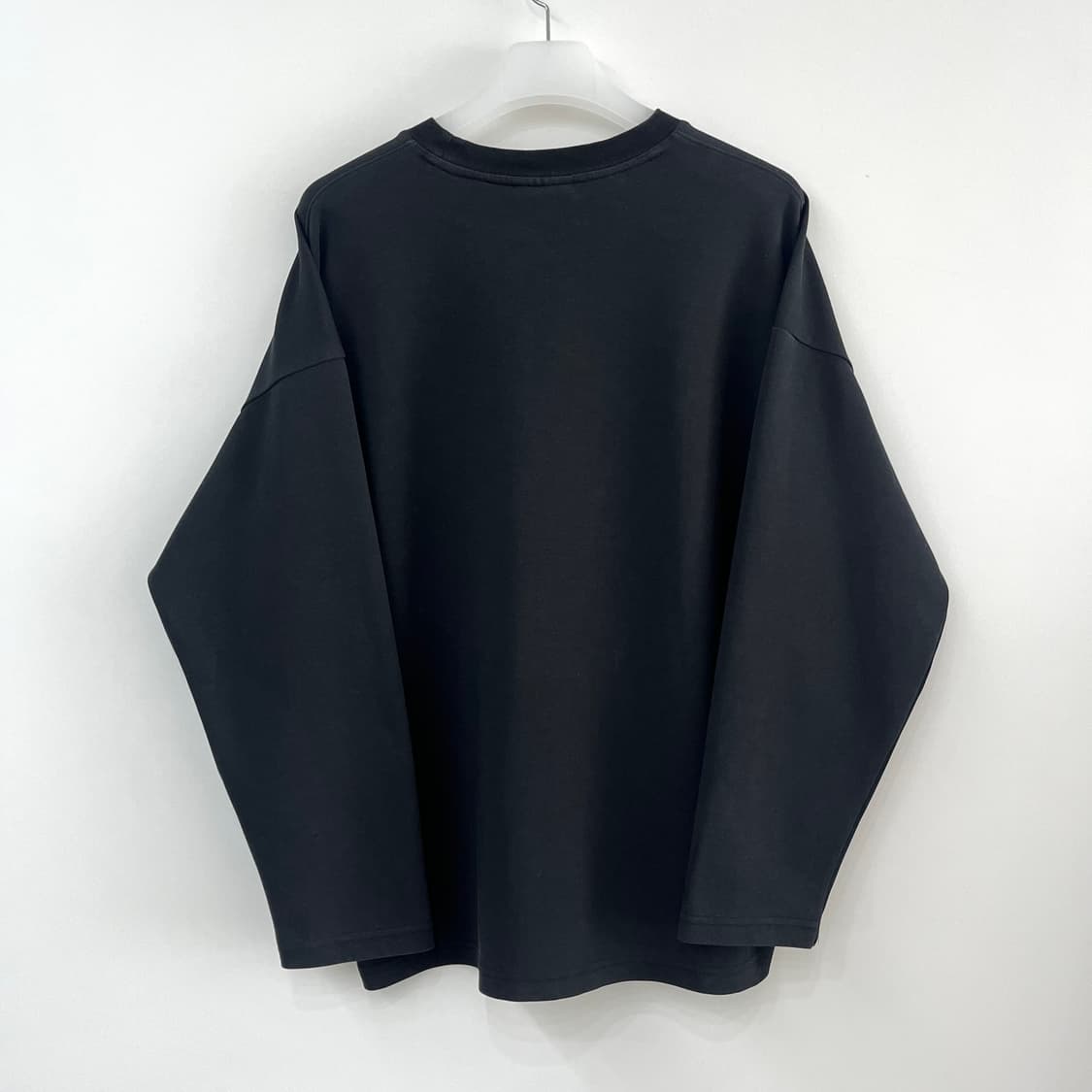 본투윈 실버 B로고 블랙 롱슬리브 상품이미지3