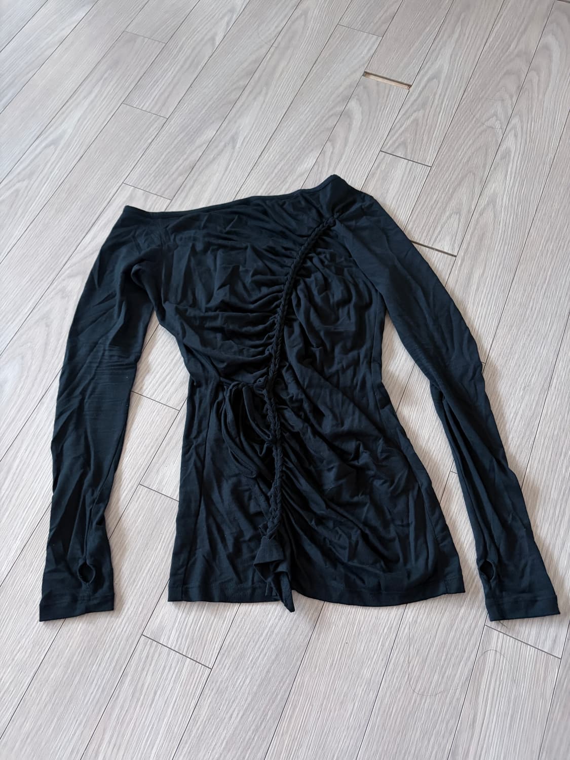 Handmade Twisted One-Shoulder 롱슬리브 상품이미지2