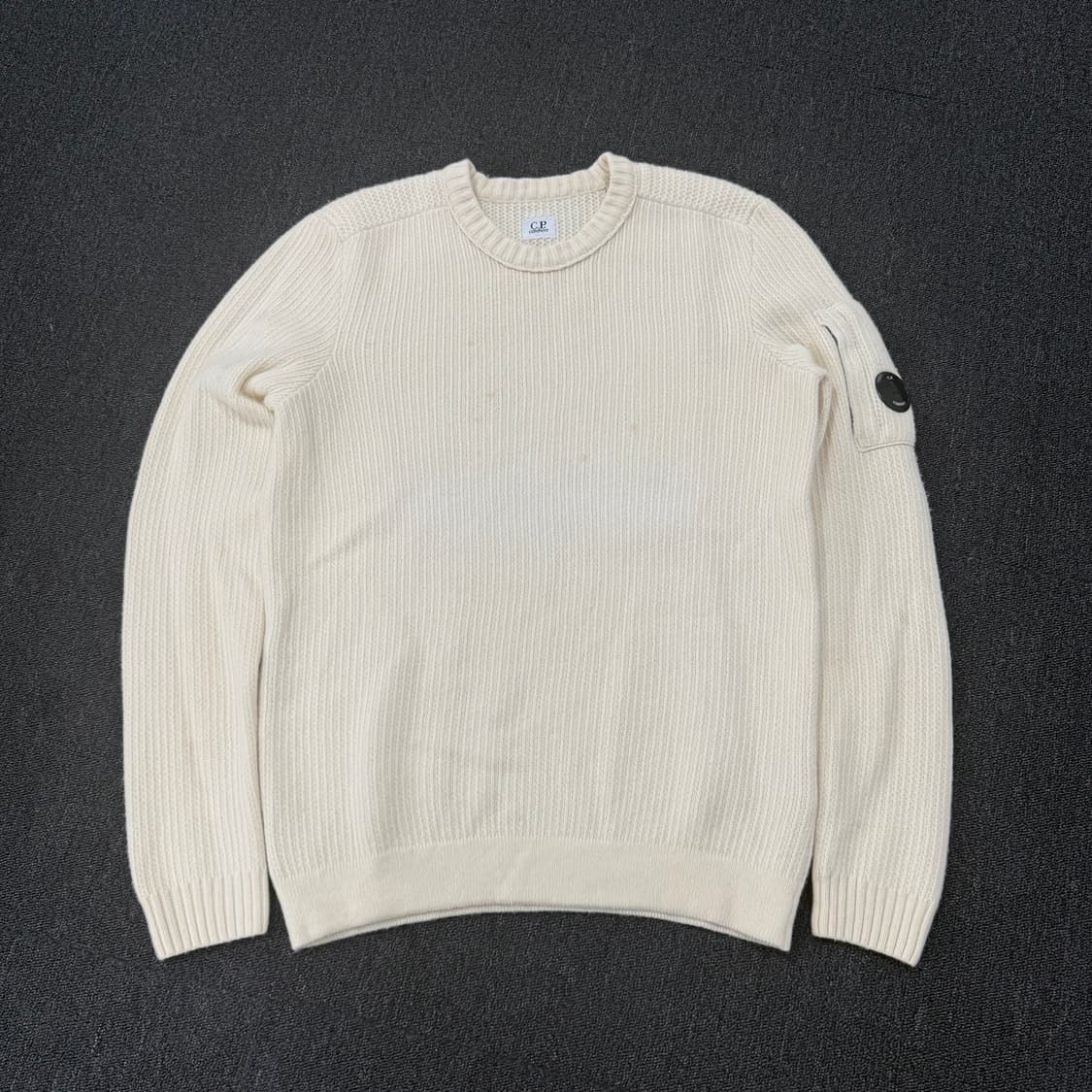 CP컴퍼니 아이보리 렌즈와펜 니트 상품이미지1