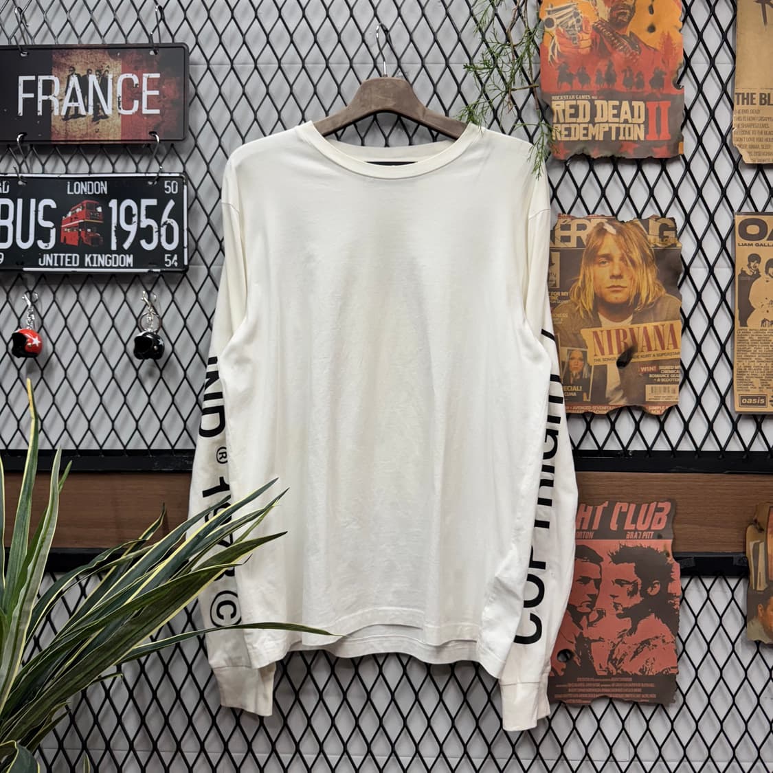 디젤 재패니즈 캐릭터 그래픽 롱슬리브 사이드 레터링 포인트 화이트 상품이미지2